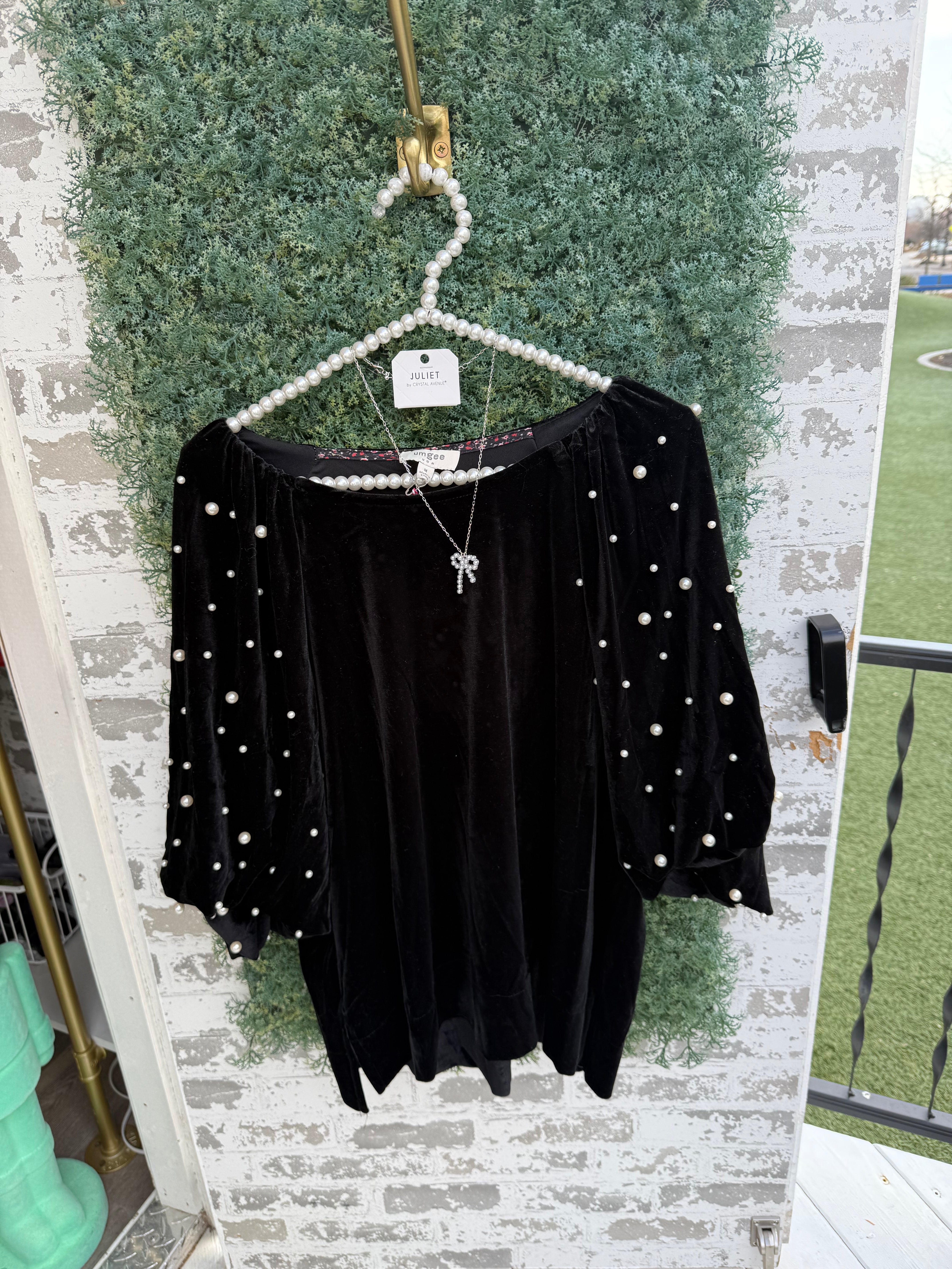 Umgee black velvet pearl dressy top