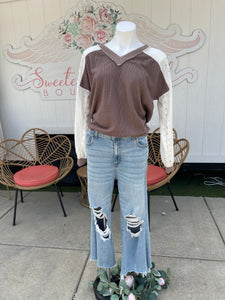 Brown ribbed fall top with lace sleeve detail