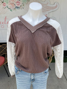 Brown ribbed fall top with lace sleeve detail
