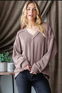 Taupe / Coco ribbed vneck top