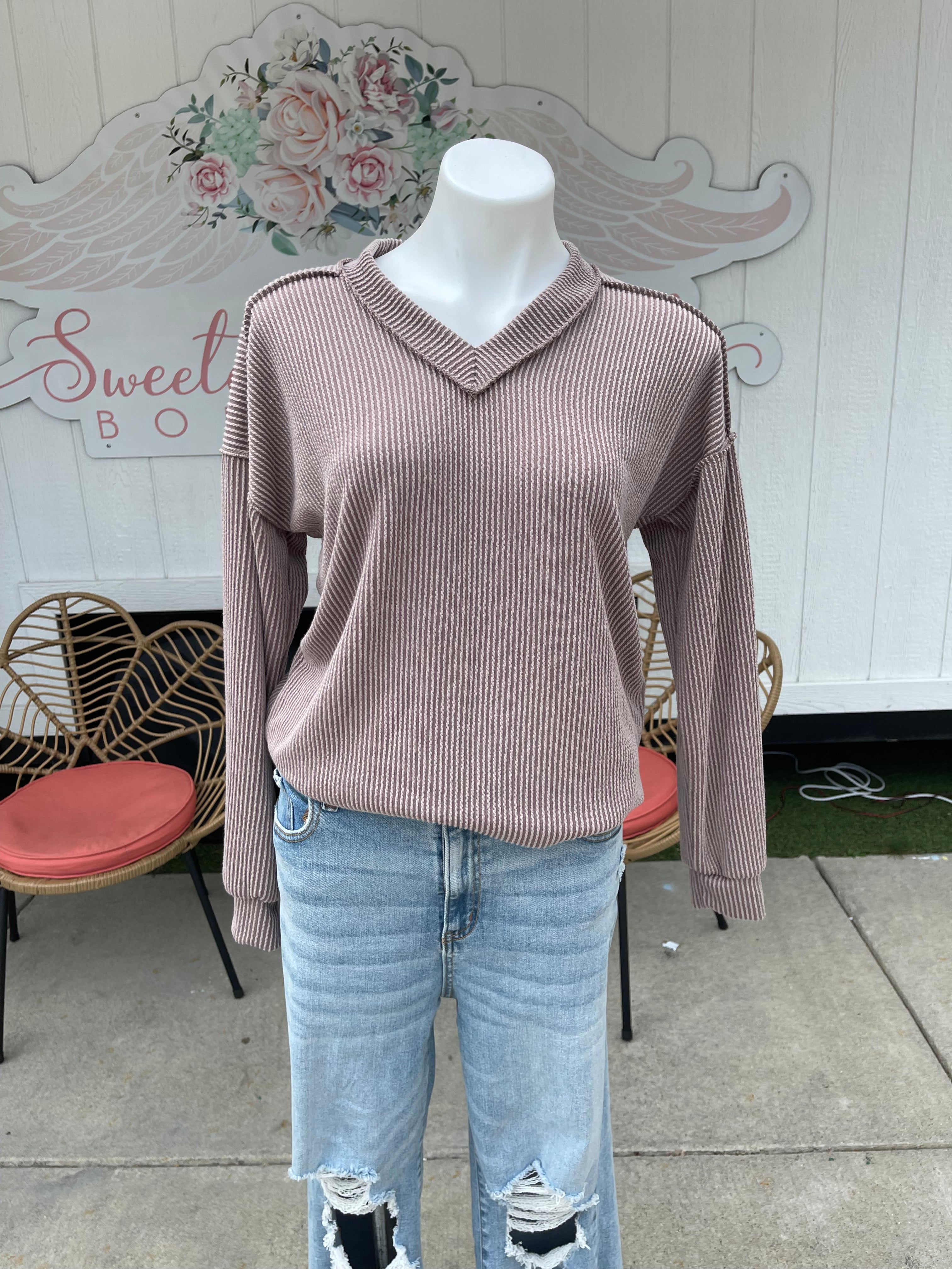 Taupe / Coco ribbed vneck top